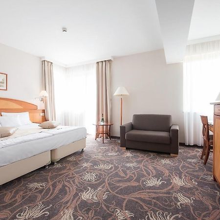 Vitalmed Hotel Sárvár Sarvar Exterior foto