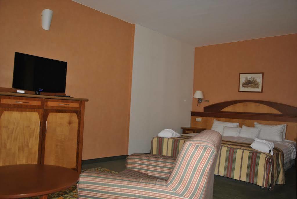 Vitalmed Hotel Sárvár Sarvar Exterior foto